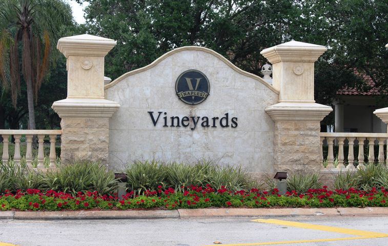 Naples community amenities